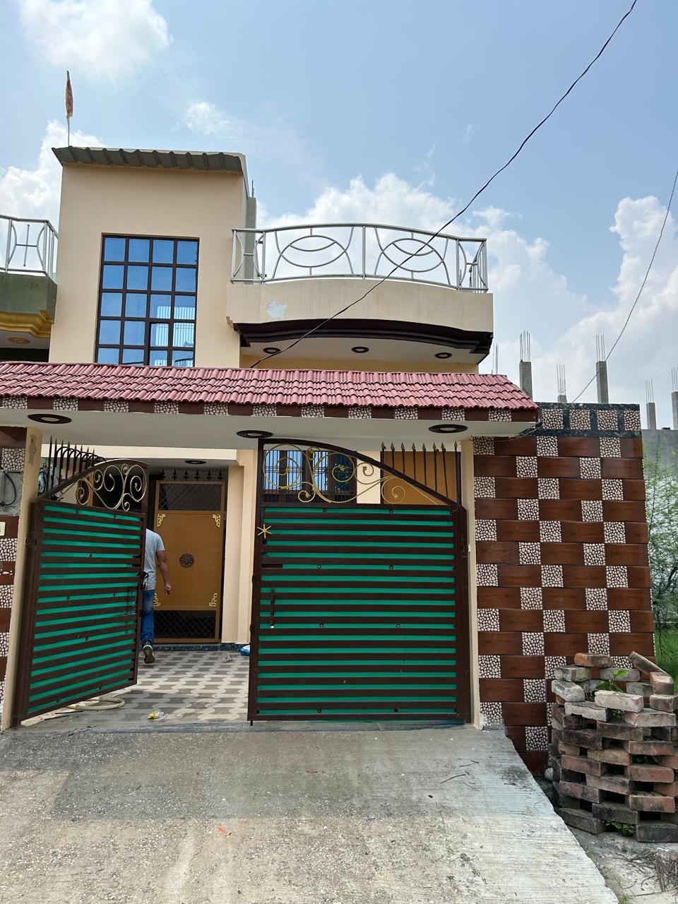 Single Story House With Car Parking